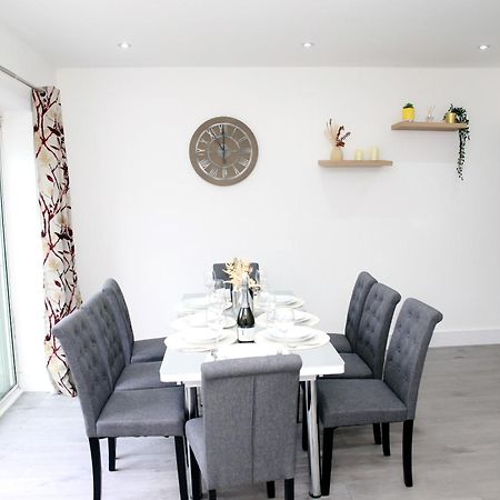 Deluxe 4 Bedroom House The Hyde ภายนอก รูปภาพ