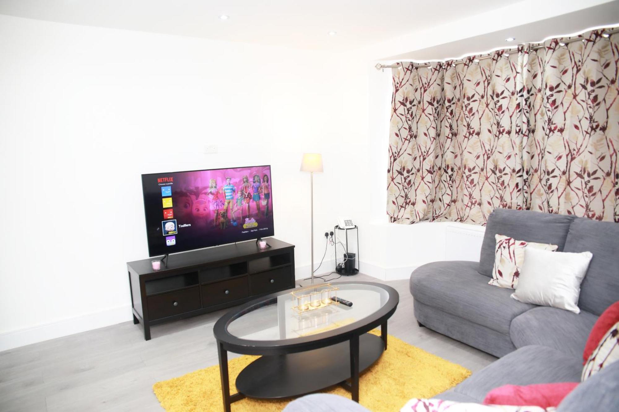 Deluxe 4 Bedroom House The Hyde ภายนอก รูปภาพ