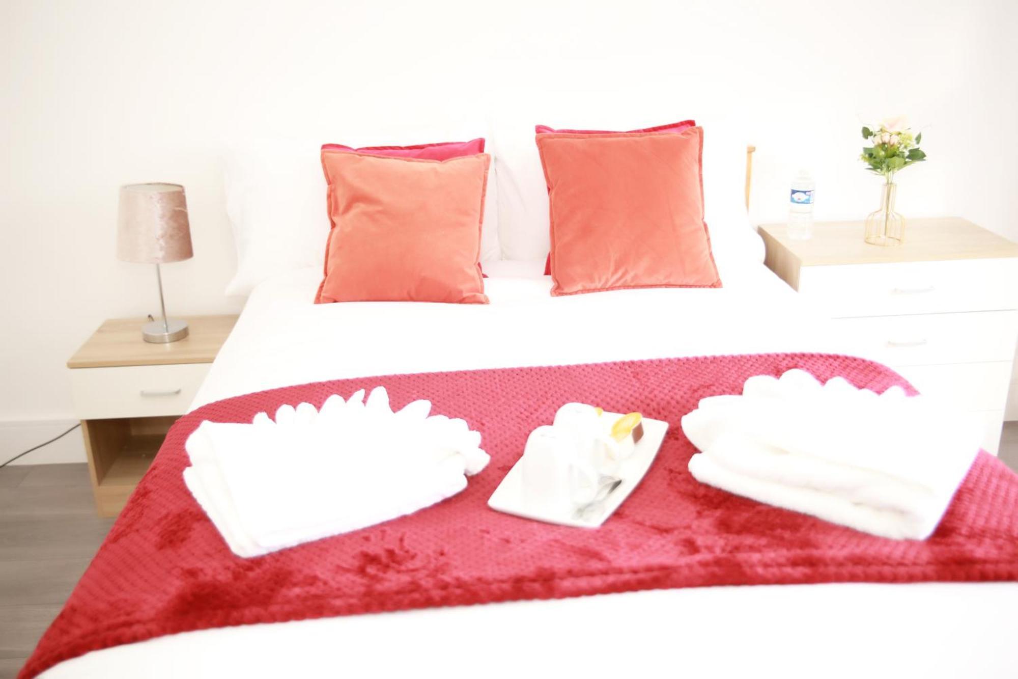 Deluxe 4 Bedroom House The Hyde ภายนอก รูปภาพ